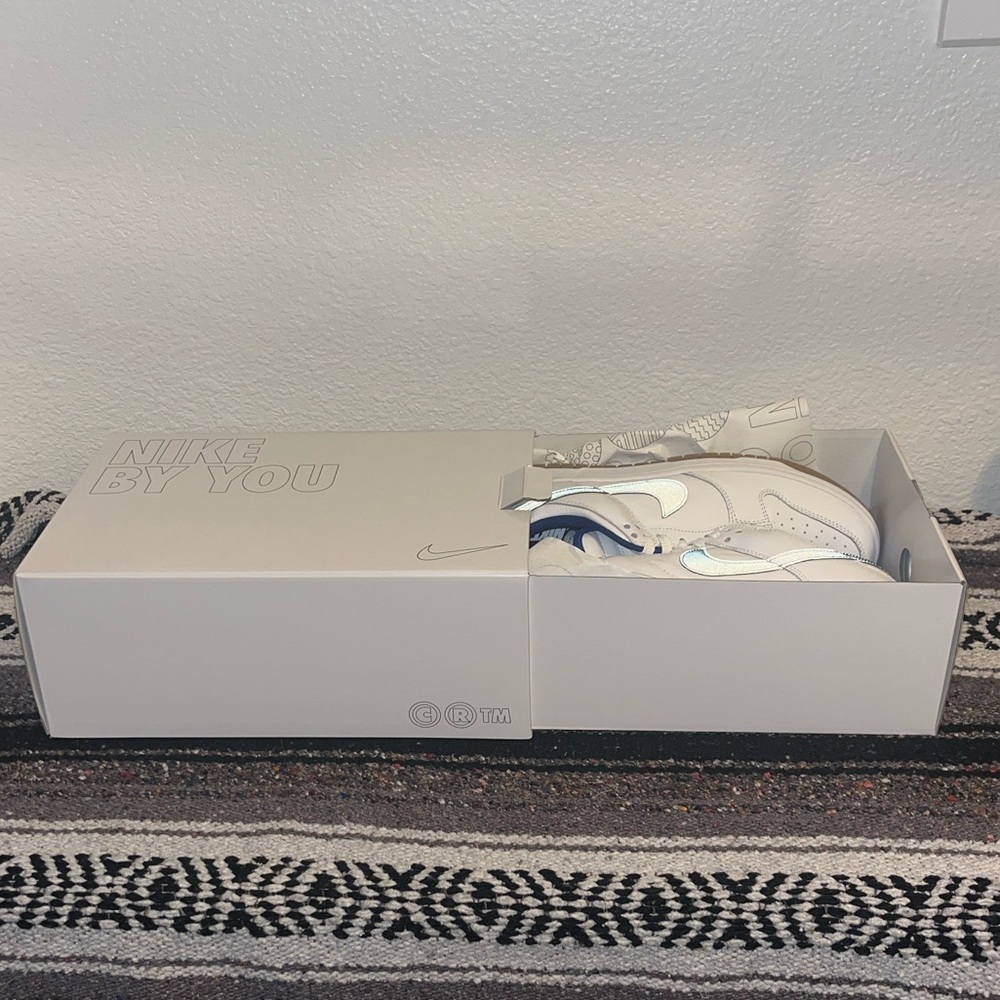 Nike Men's White and Black Sneakers